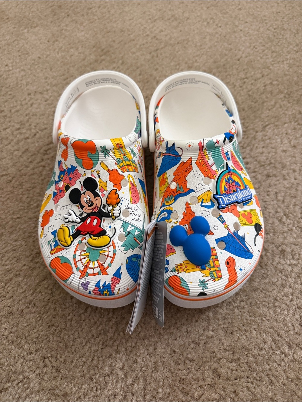 Disneyland Play in the Park Crocs Mickey Mouse Clogs M6 W8 NWT